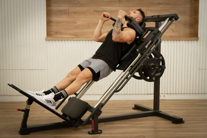 Hack Squat / 45° Leg Press G530 – Dual-Function Lower-Body Station