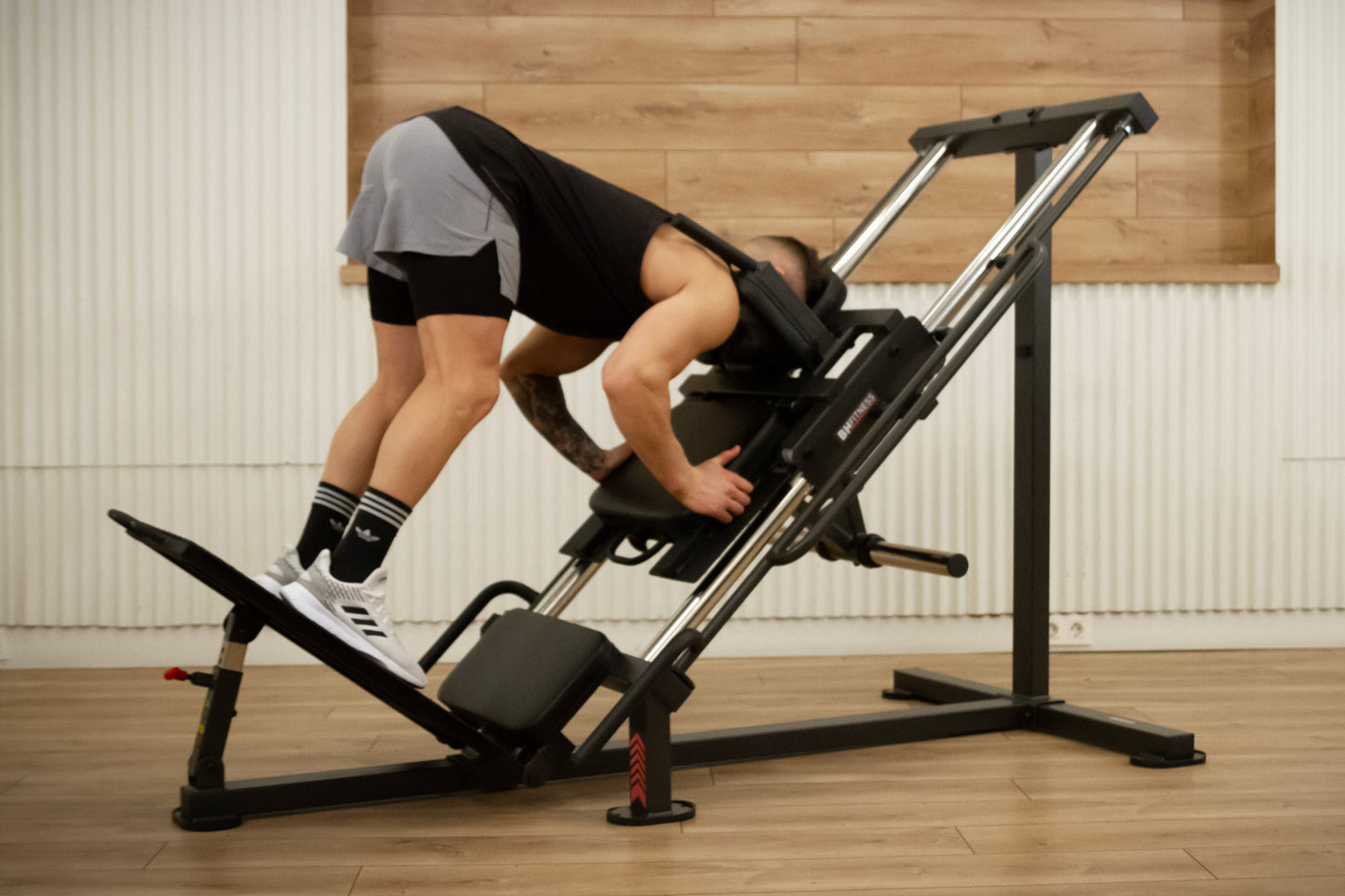 Hack Squat / 45° Leg Press G530 – Dual-Function Lower-Body Station
